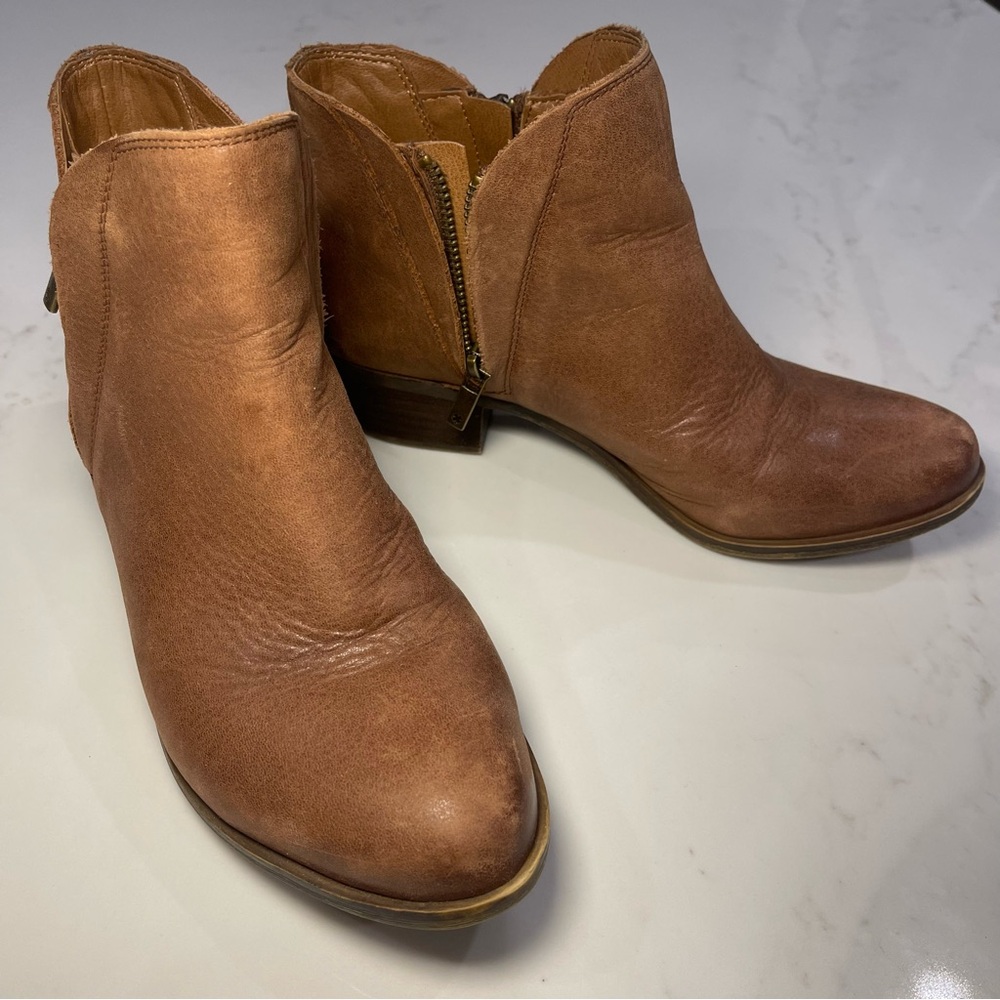Lucky Brand Chic Brown Leather Ankle Booties w/ zipper detail - Picture 1 of 13